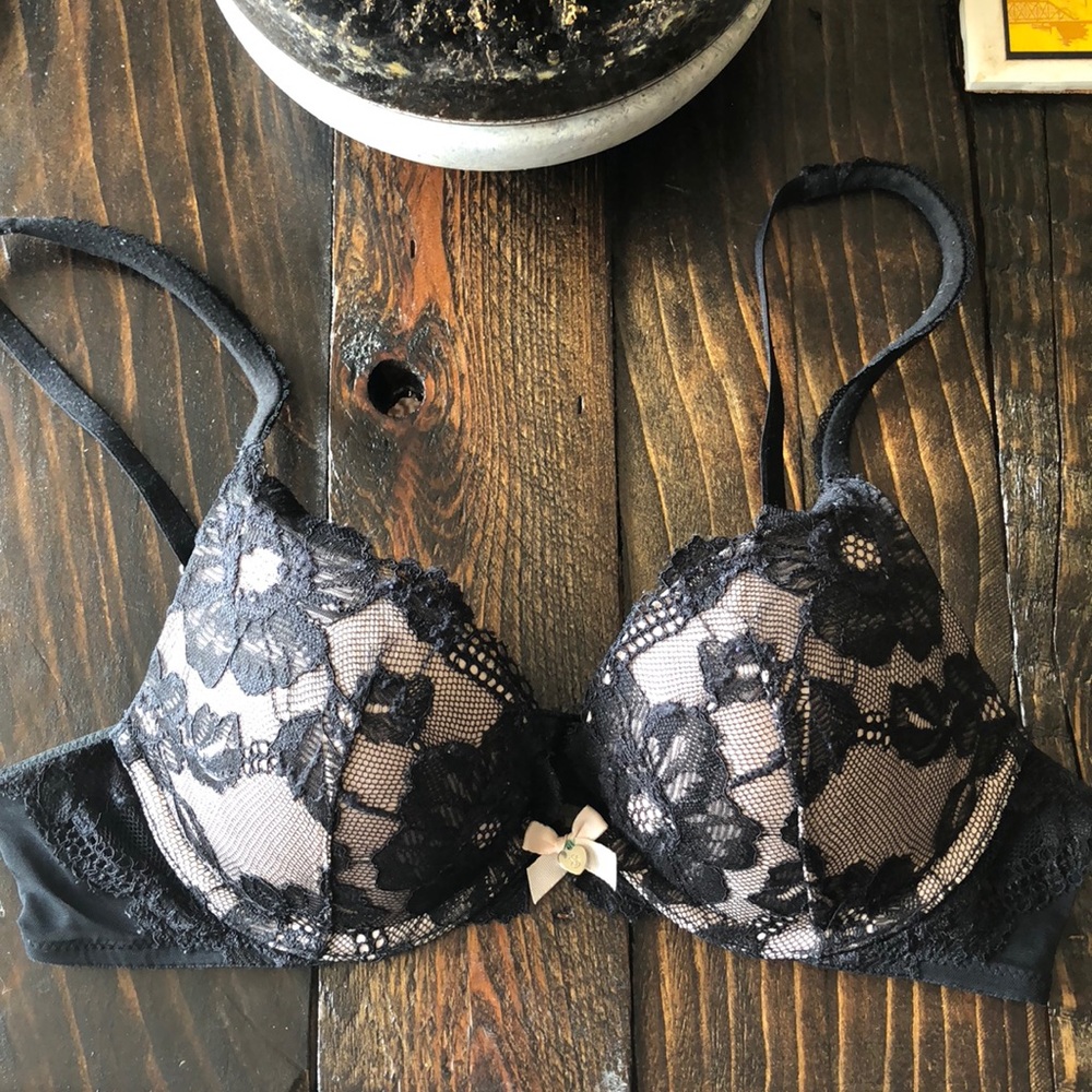 Pink Victoria’s Secret bra